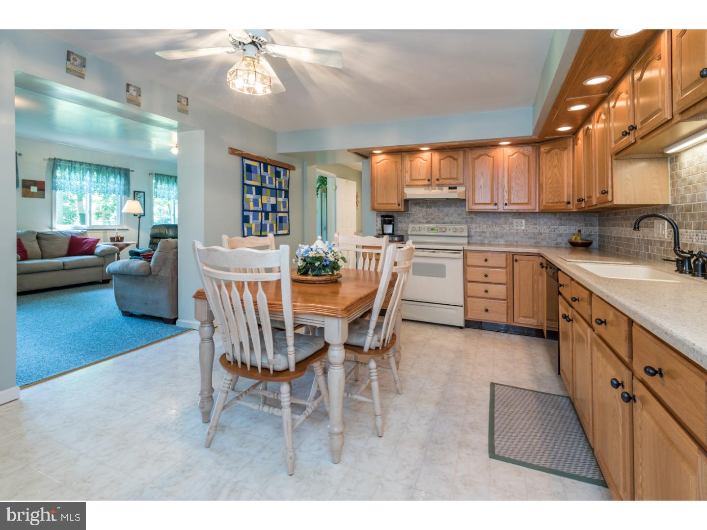 807 Herman Road Horsham, PA 19044 - Photo 11 of 25 Kitchen