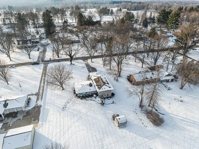 $345,000 | 2175 Pioneer Drive, Jackson, MI 49201