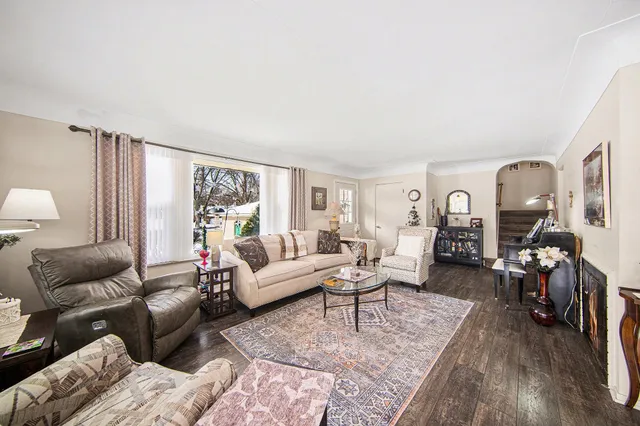 $345,000 | 2175 Pioneer Drive, Jackson, MI 49201