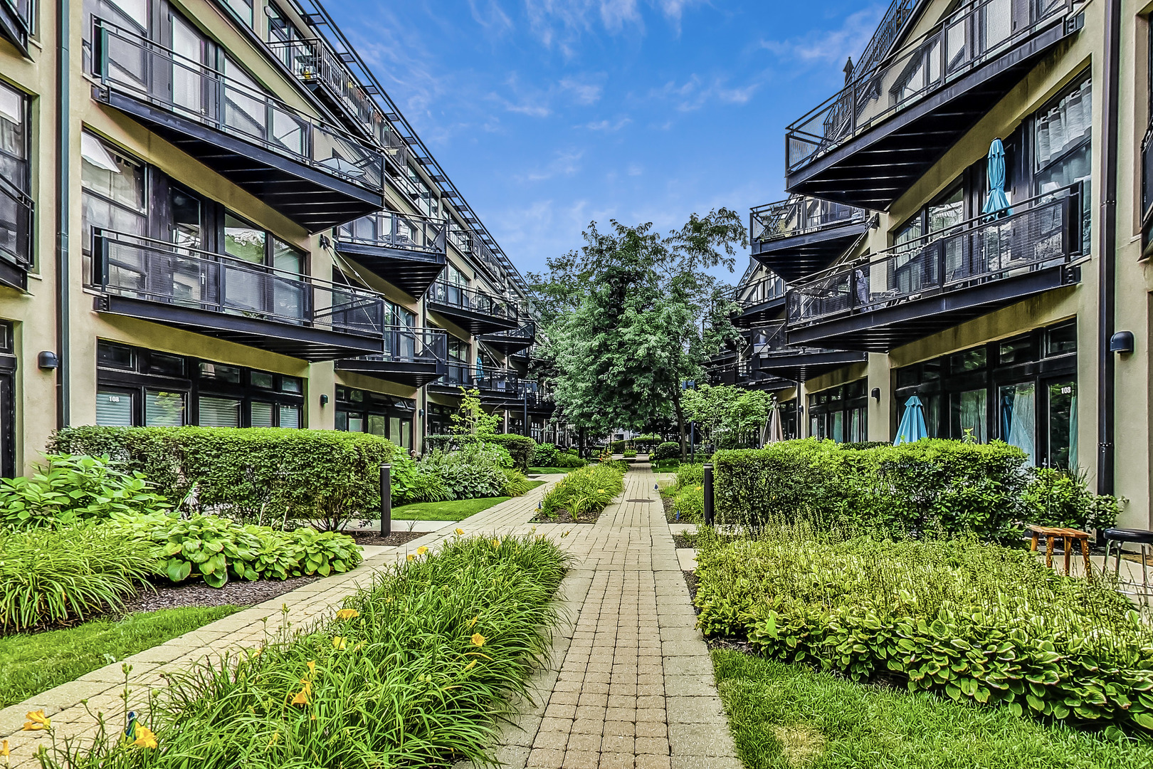 1070 West 15th Street, Unit 306 Chicago, IL 60608 - Photo 21 of 30