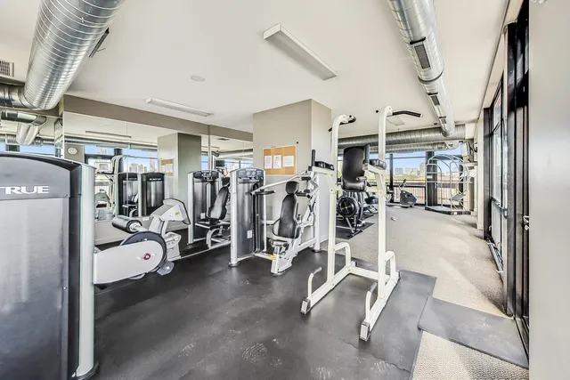 $299,500 | 1070 West 15th Street, Unit 306, Chicago, IL 60608