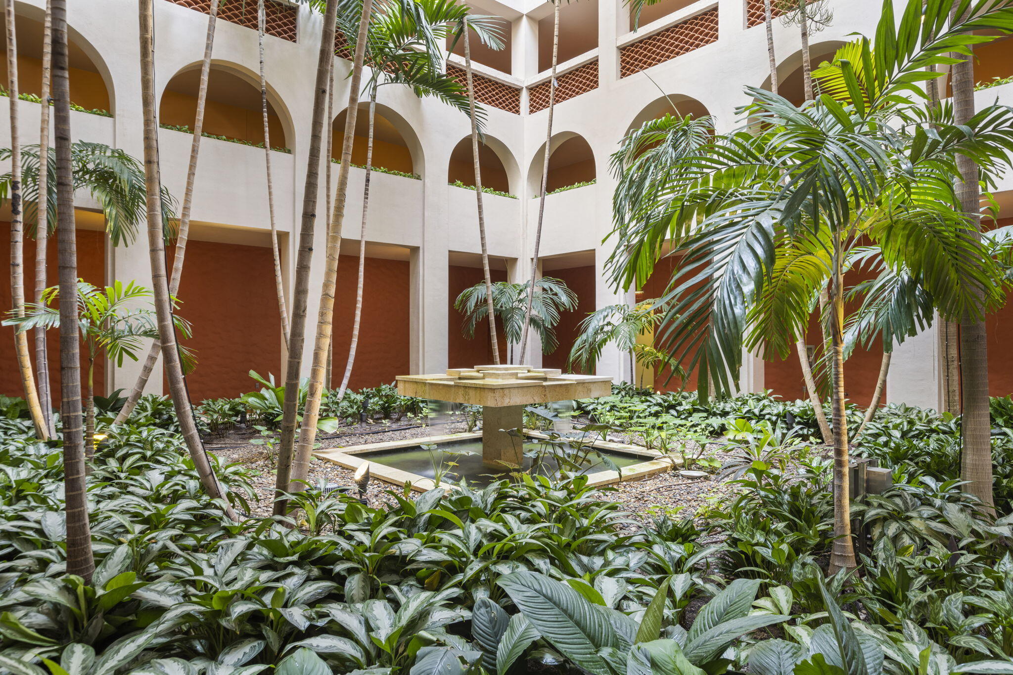 2 North Breakers Row, Unit PH4 Palm Beach, FL 33480 - Photo 27 of 38 30-web-or-mls-ET6A3465