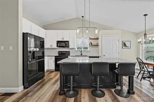 $399,900 | 9691 West Vista Drive, Hillsboro, MO 63050