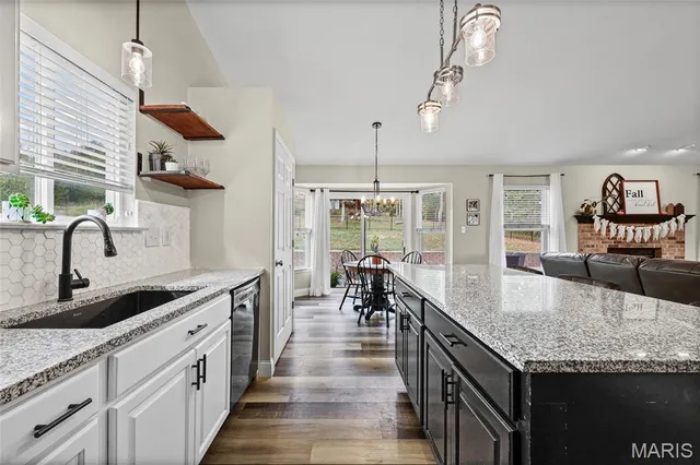 $399,900 | 9691 West Vista Drive, Hillsboro, MO 63050