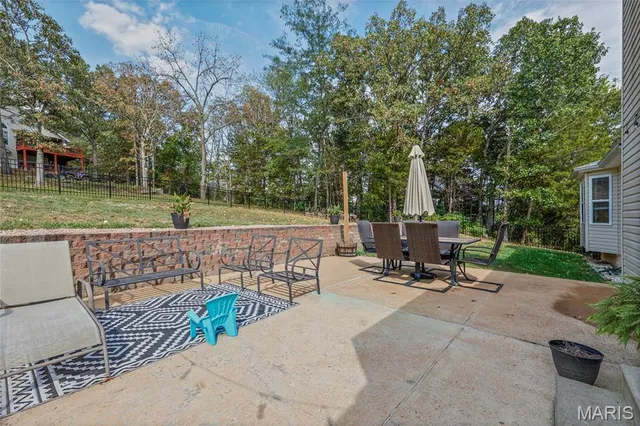 $399,900 | 9691 West Vista Drive, Hillsboro, MO 63050