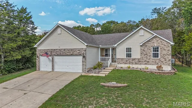$399,900 | 9691 West Vista Drive, Hillsboro, MO 63050