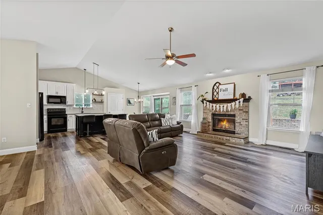 $399,900 | 9691 West Vista Drive, Hillsboro, MO 63050