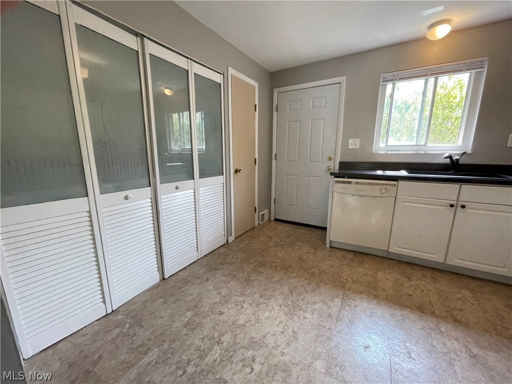 797 Babbitt Road, Unit 29 Euclid, OH 44123 - Photo 7 of 19 Gallery Image 7