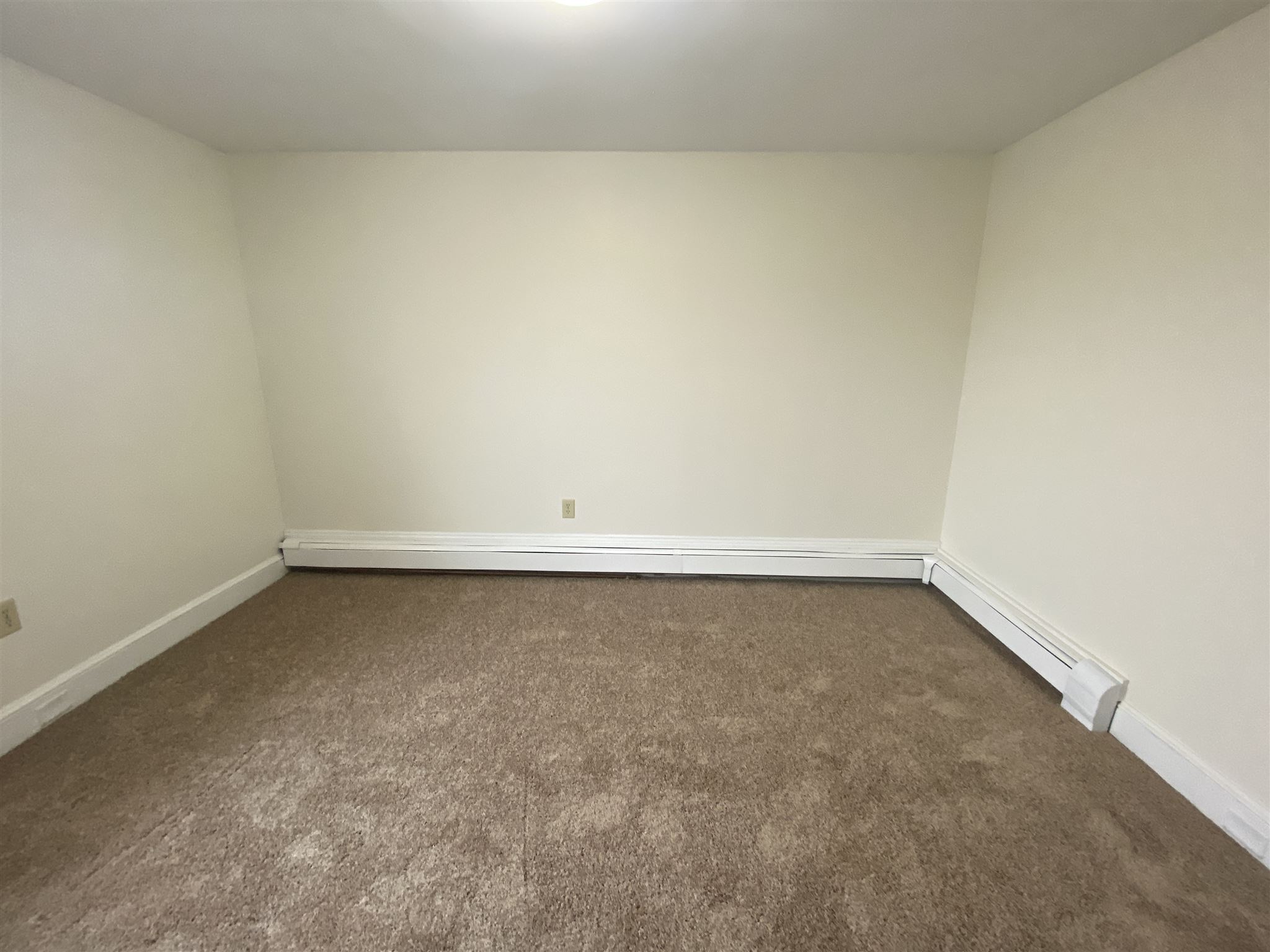 22 Ferry Street, Unit 2 Manchester, NH 03102 - Photo 26 of 40