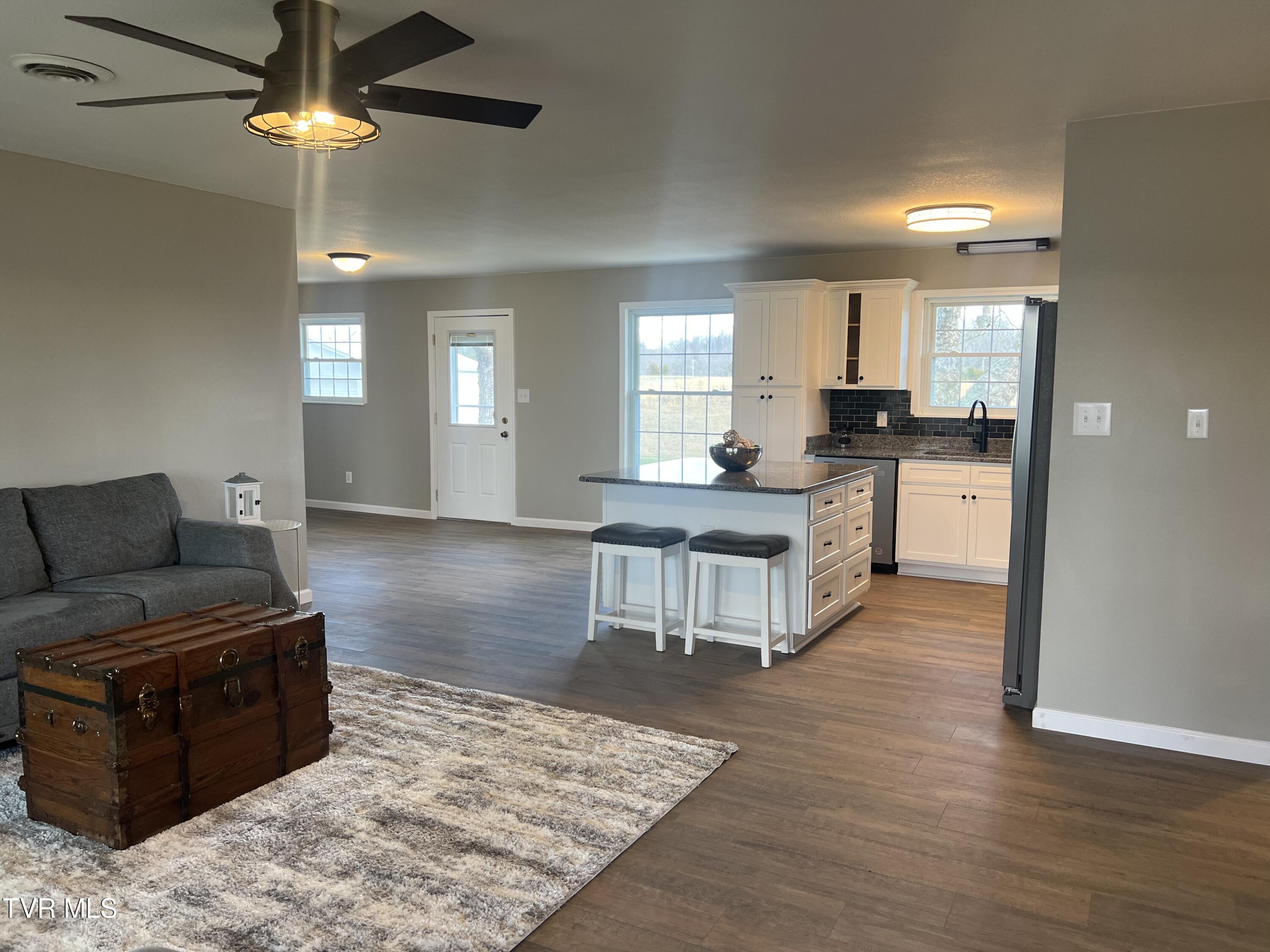 170 Rolling Hills Road Greeneville, TN 37743 - Photo 6 of 20 AF38E62A-E794-43A7-852C-B637E28B2D21