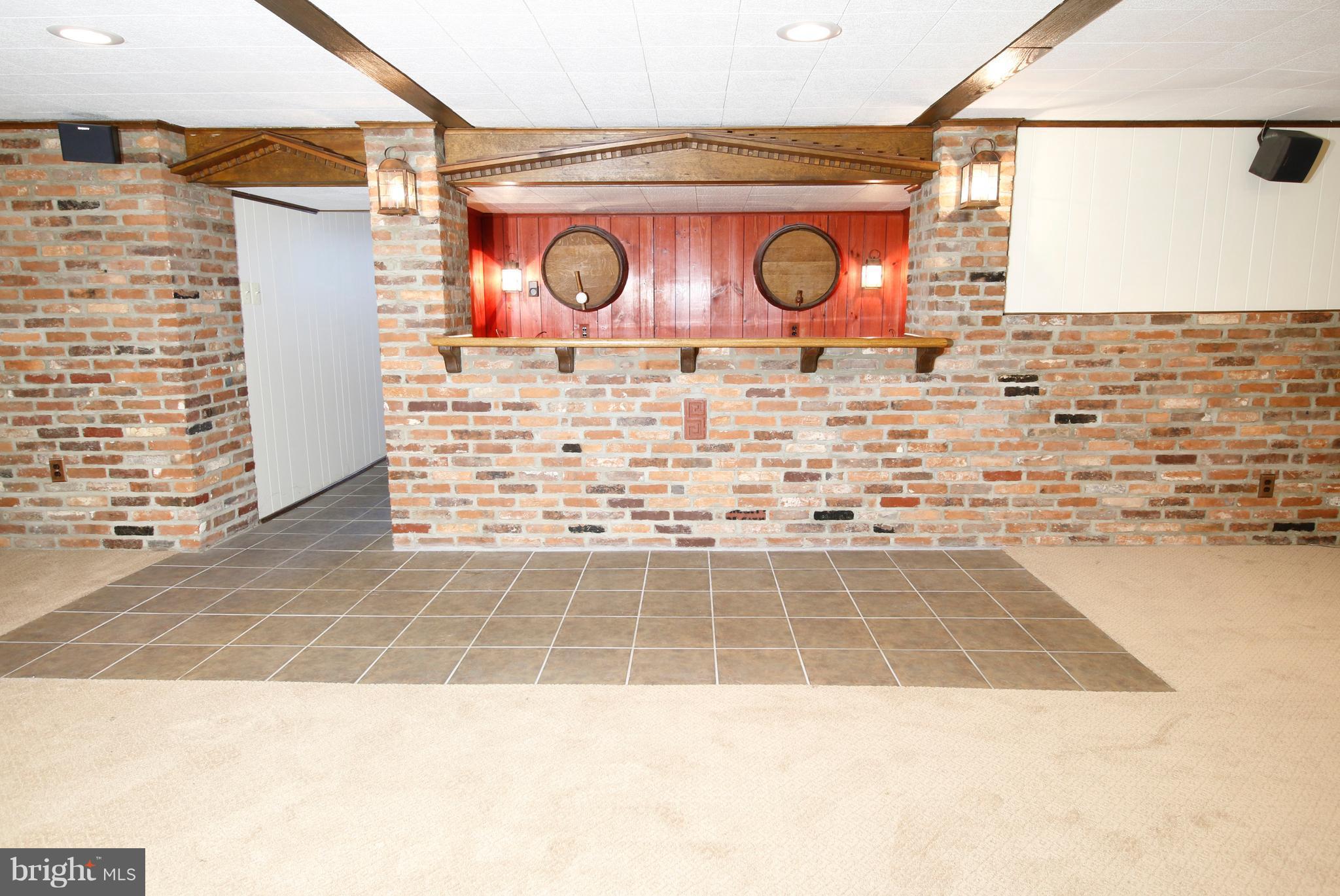 1205 Hillshire Road Baltimore, MD 21222 - Photo 25 of 30 Family Room Bar