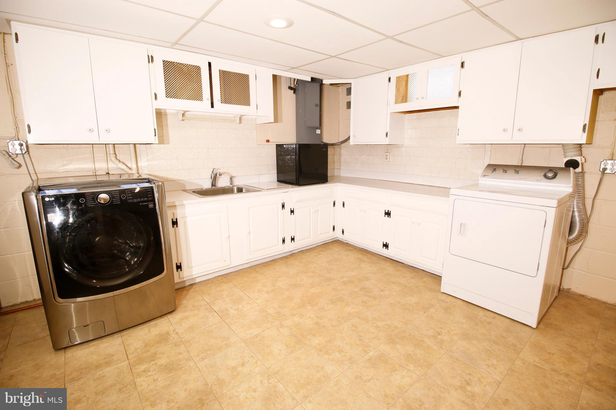 1205 Hillshire Road Baltimore, MD 21222 - Photo 28 of 30 Large Laundry Room
