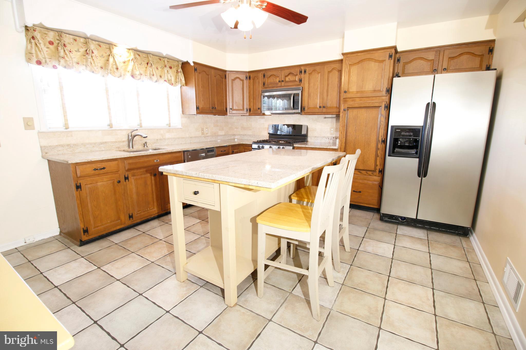 1205 Hillshire Road Baltimore, MD 21222 - Photo 9 of 30 Stainless steel appliances & ceramic flooring