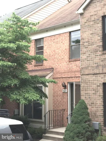 $2,850 | 5324 King Charles Way, Bethesda, MD 20814