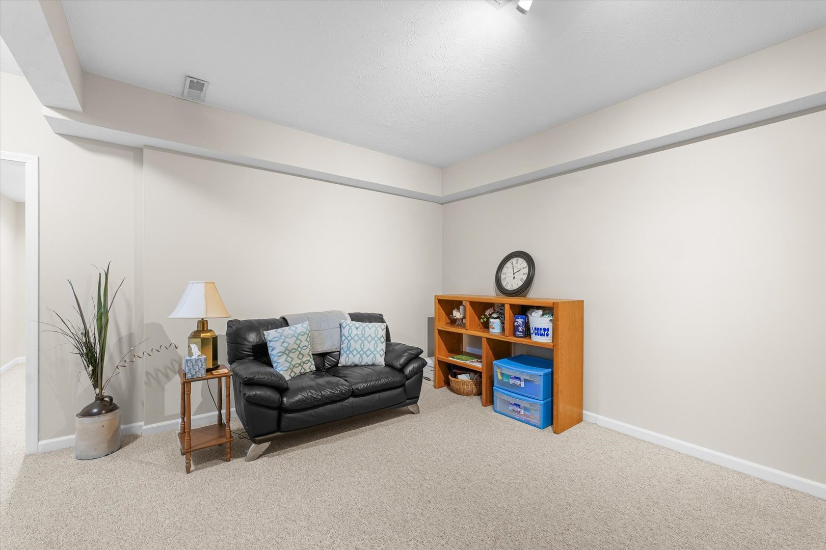 3908 Turnberry Drive Champaign, IL 61822 - Photo 39 of 49 a living room with furniture and a table