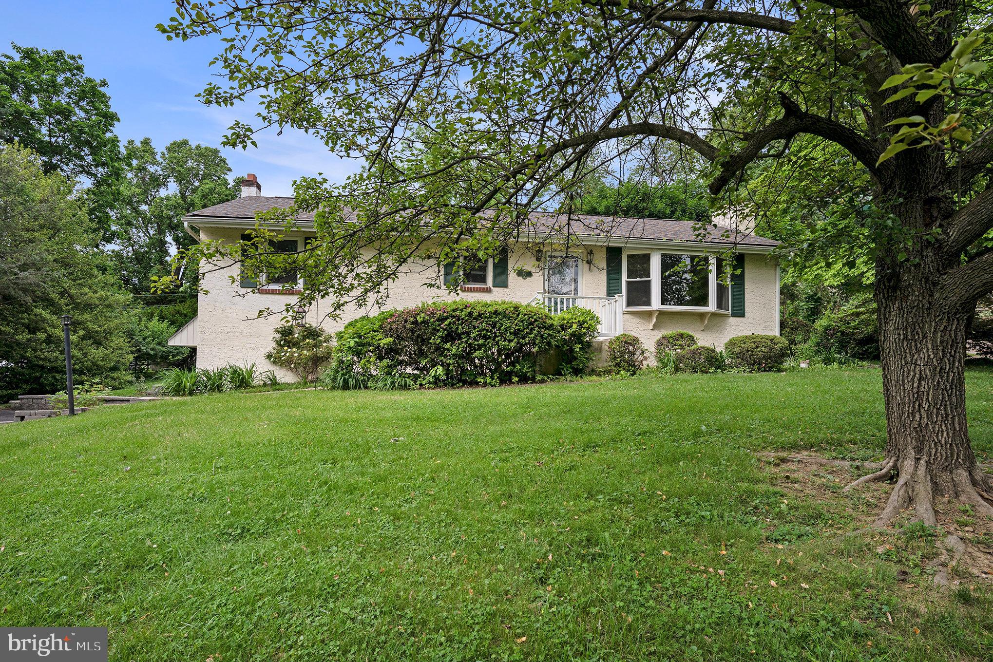 39 Aldian Road Phoenixville, PA 19460 - Photo 4 of 37 Gallery Image 4