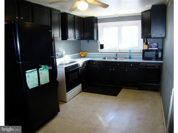 1506 Ridge Avenue Reading, PA 19607 - Photo 4 of 14 Kitchen