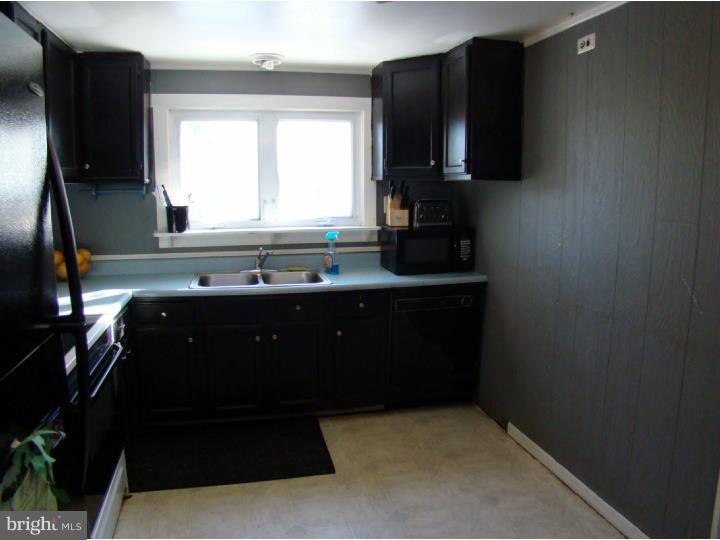 1506 Ridge Avenue Reading, PA 19607 - Photo 5 of 14 Kitchen