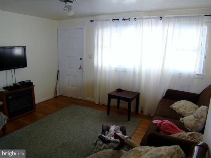 1506 Ridge Avenue Reading, PA 19607 - Photo 6 of 14 Living Room