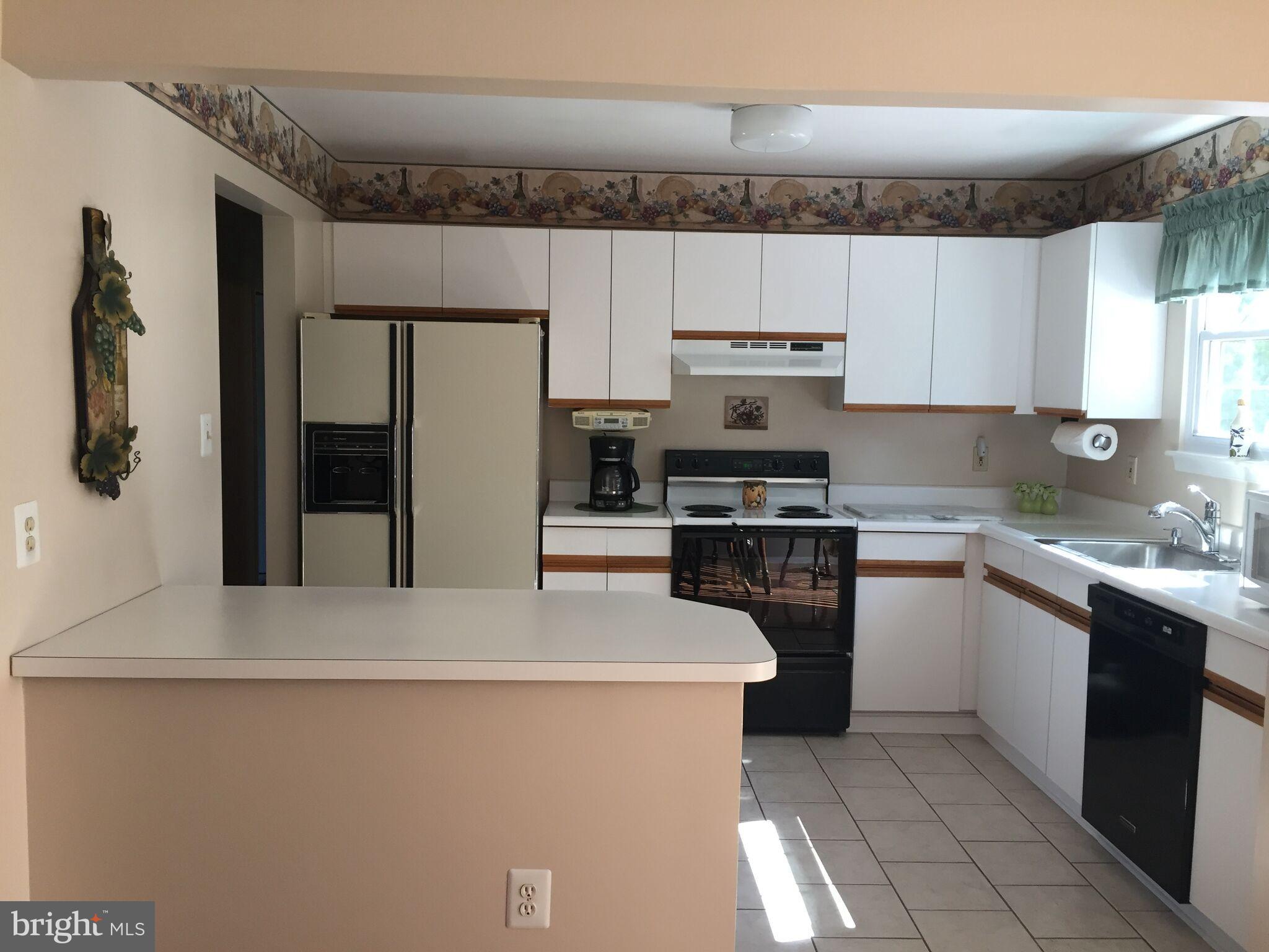 8609 Daytona Road Baltimore, MD 21237 - Photo 14 of 27 Kitchen