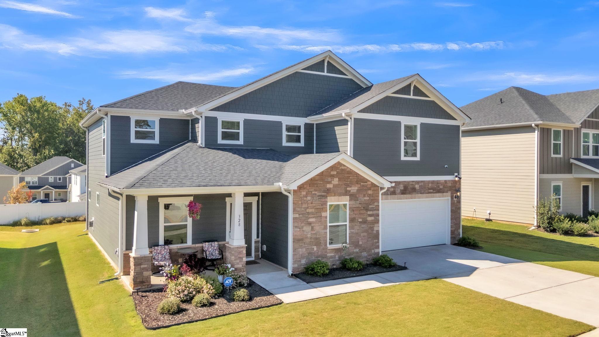 328 Roderick Lane Greenville, SC 29605 - Photo 1 of 31