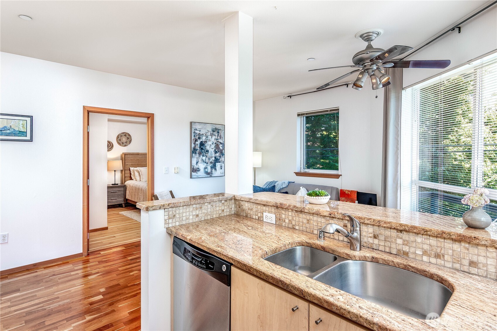 668 South Lane Street, Unit 314 Seattle, WA 98104 - Photo 9 of 29 Gallery Image 9
