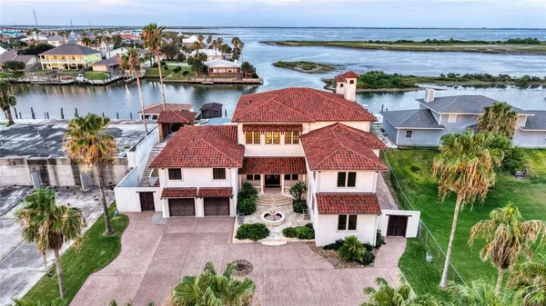 $3,500,000 | 755 Bay Street, Aransas Pass, TX 78336