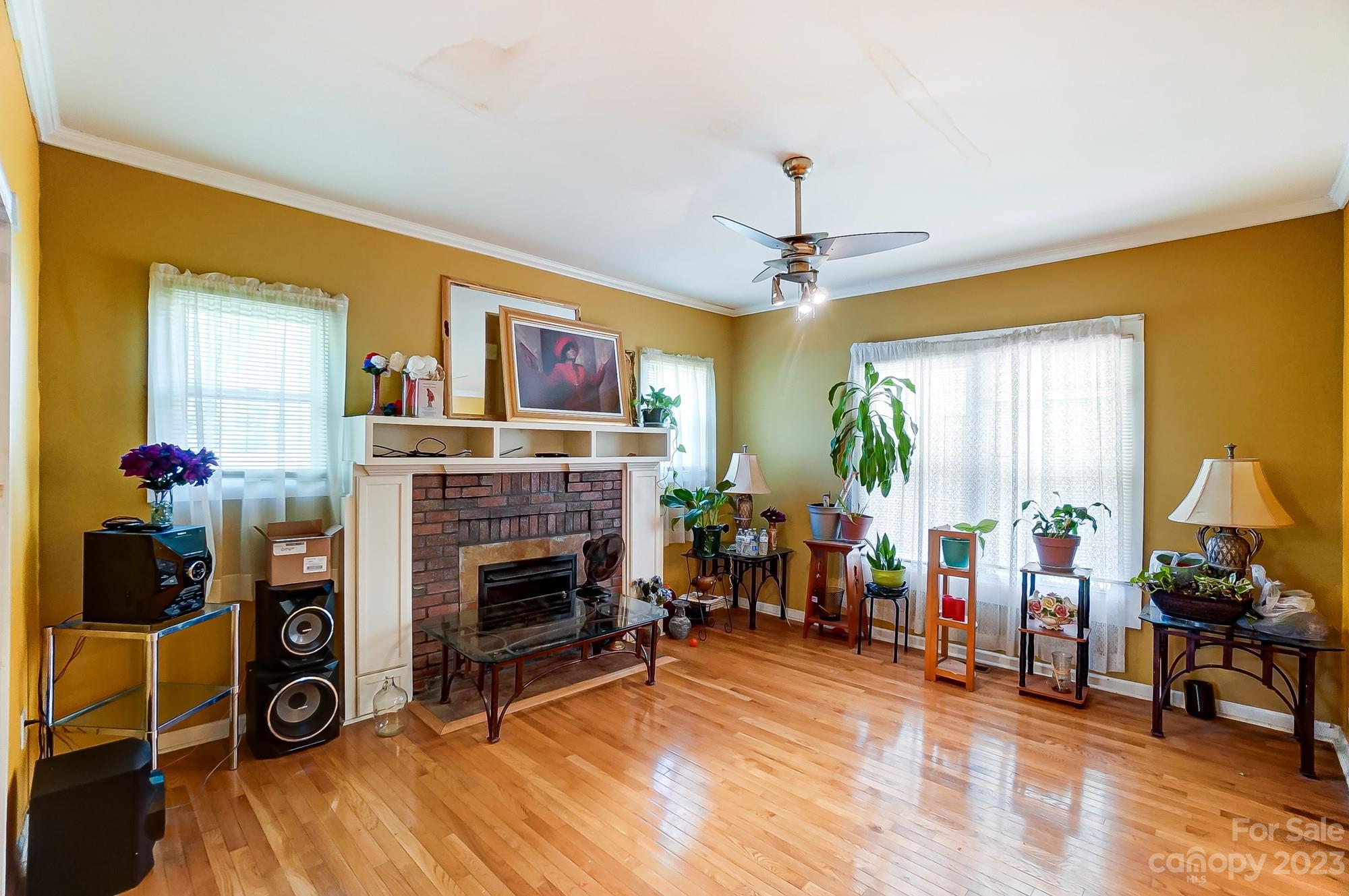 301 South Rhyne Street Dallas, NC 28034 - Photo 5 of 22 Gallery Image 5