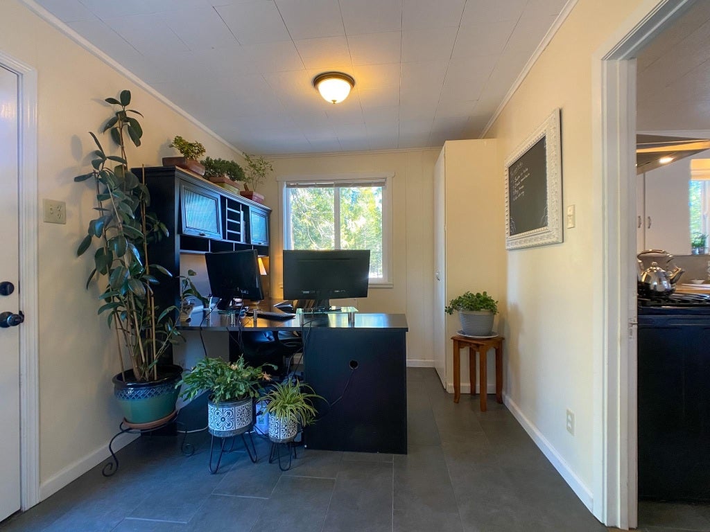 935 Davis Place Road Mount Shasta, CA 96067 - Photo 20 of 41 Gallery Image 20