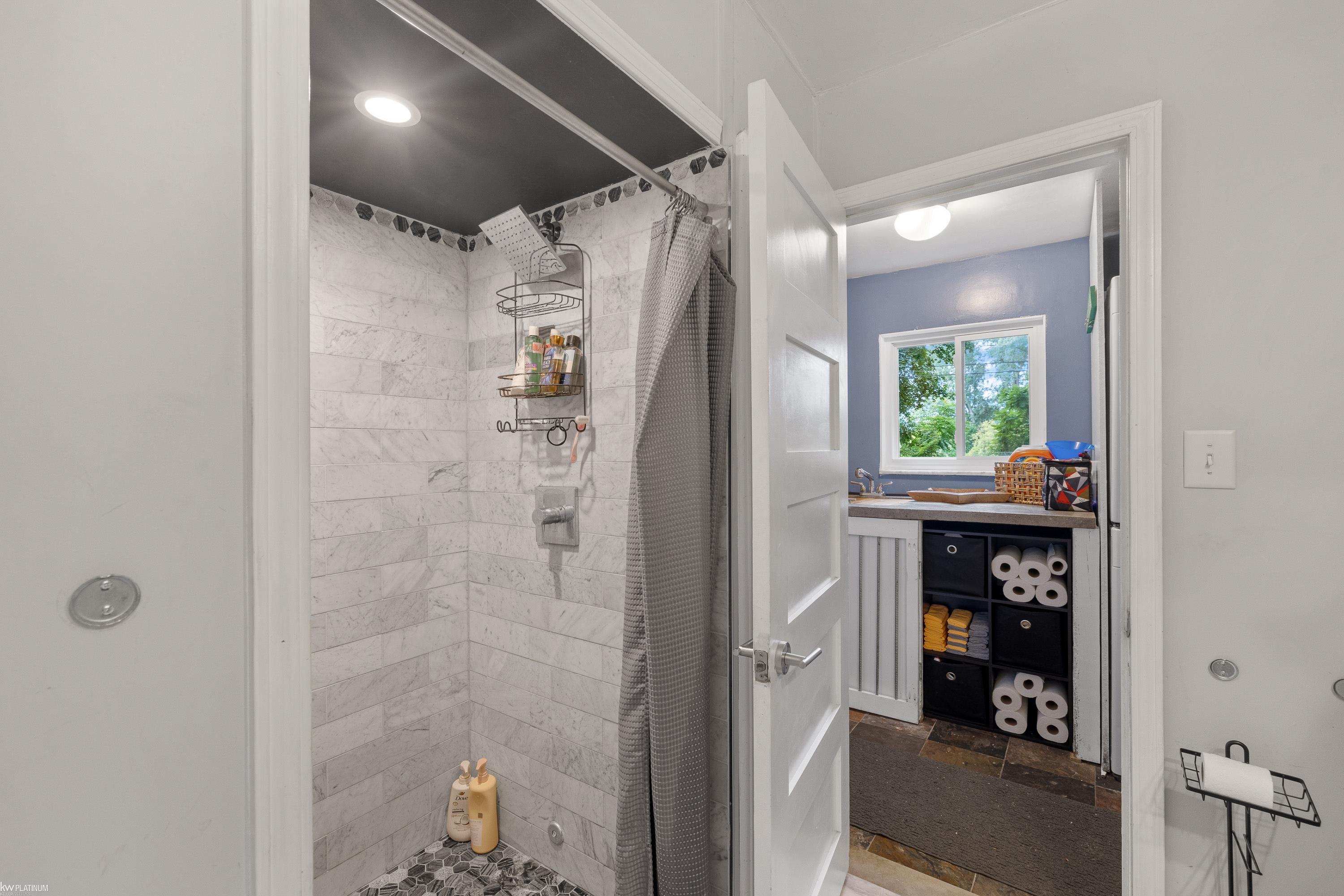 104 Riverside Drive Mount Clemens, MI 48043 - Photo 18 of 47 50187978-5bbaac7d-9047-4921-849f-dc6b4c1bc2e3.JPG