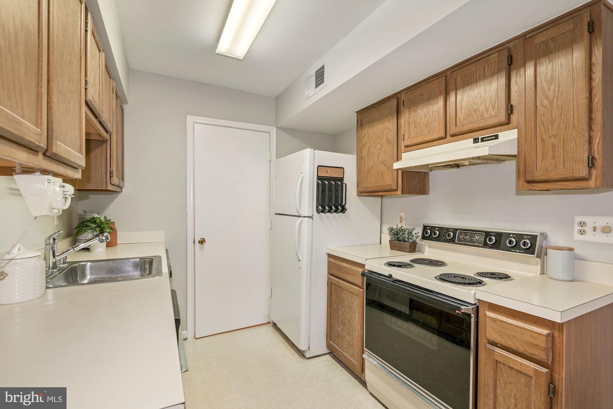 16 Normandy Square Court, Unit 3CF Silver Spring, MD 20906 - Photo 7 of 19 Gallery Image 7