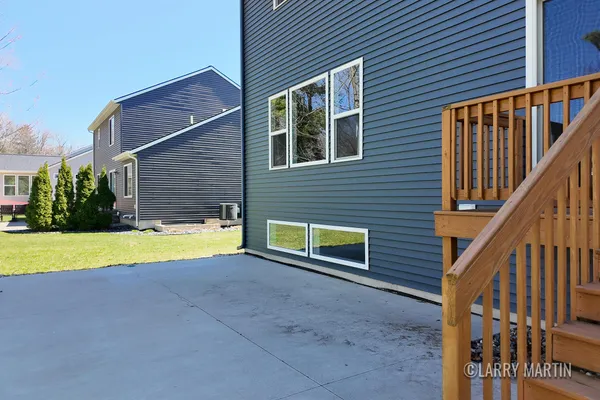 $455,000 | 13485 Stafford Drive, Nunica, MI 49448