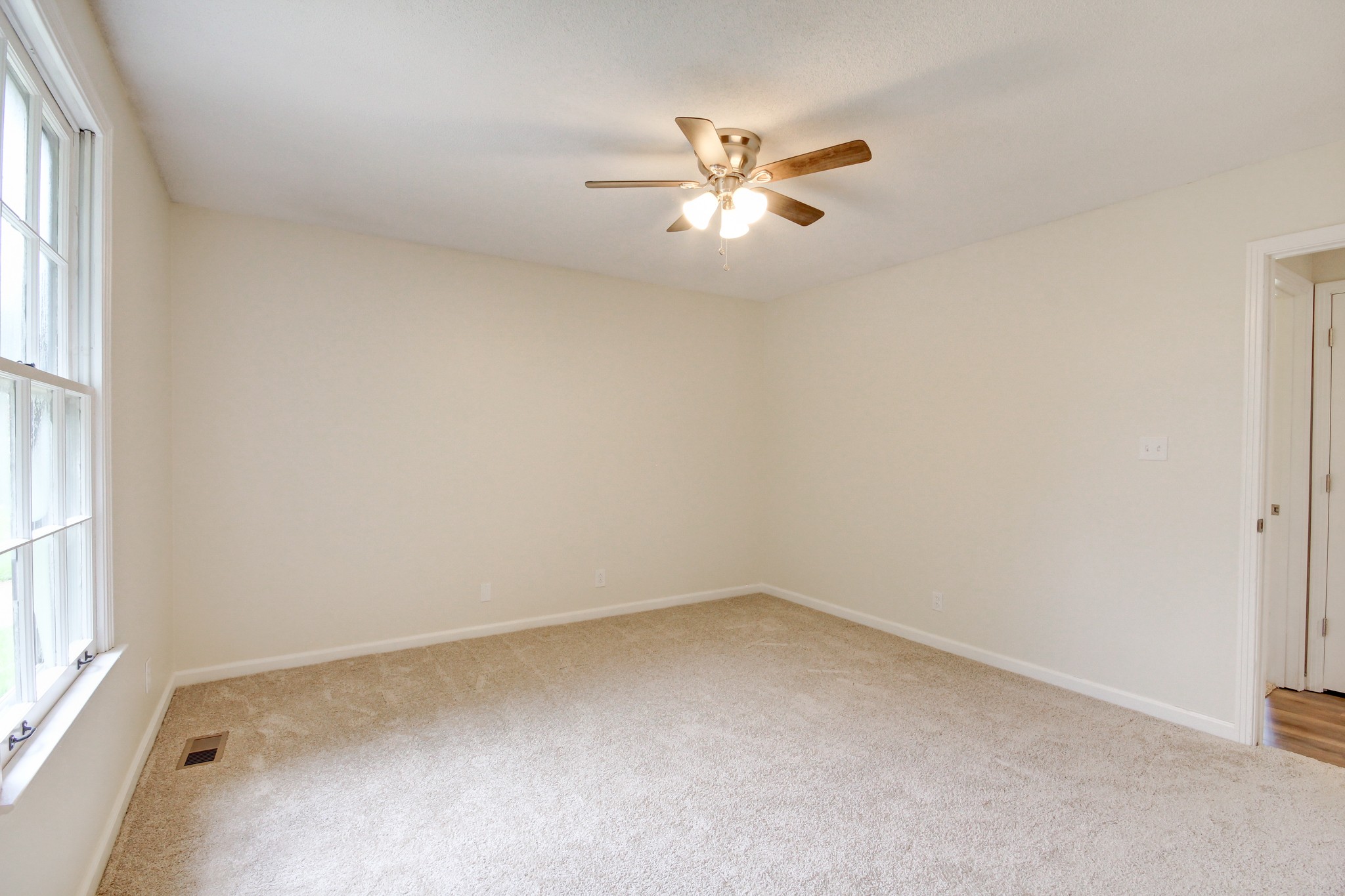 347 Jackson Road Clarksville, TN 37042 - Photo 11 of 34 Gallery Image 11