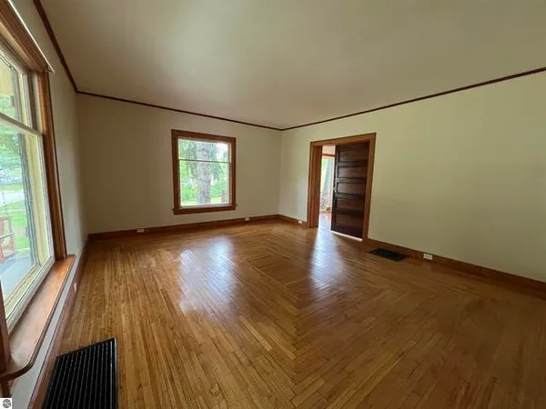 $171,900 | 506 East Division Street, Cadillac, MI 49601
