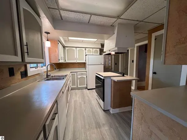 $171,900 | 506 East Division Street, Cadillac, MI 49601