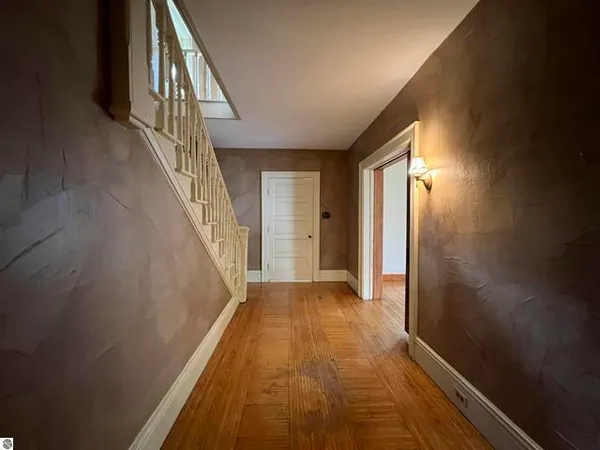 $171,900 | 506 East Division Street, Cadillac, MI 49601