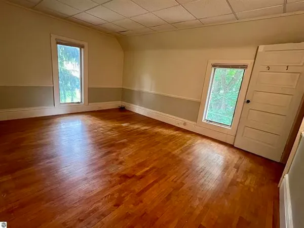 $171,900 | 506 East Division Street, Cadillac, MI 49601