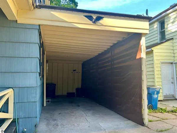 $171,900 | 506 East Division Street, Cadillac, MI 49601