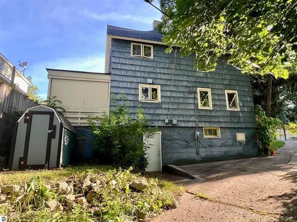 $171,900 | 506 East Division Street, Cadillac, MI 49601