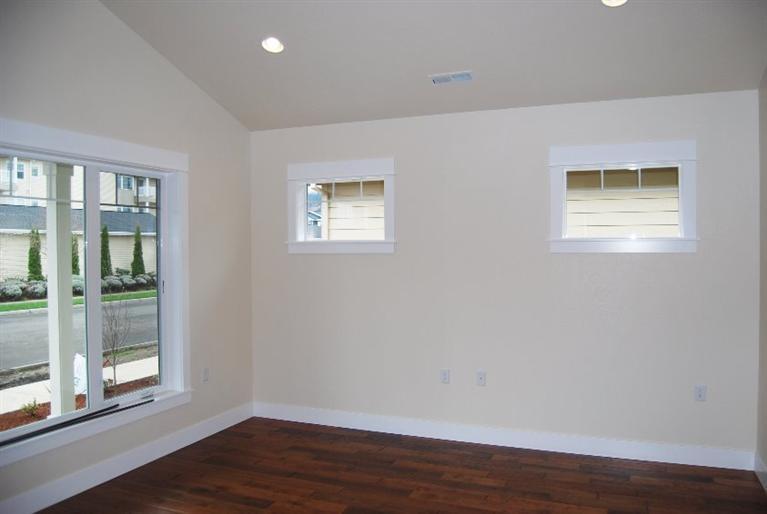 1191 Boulder Ridge Street Central Point, OR 97502 - Photo 3 of 20 Another view of living room.