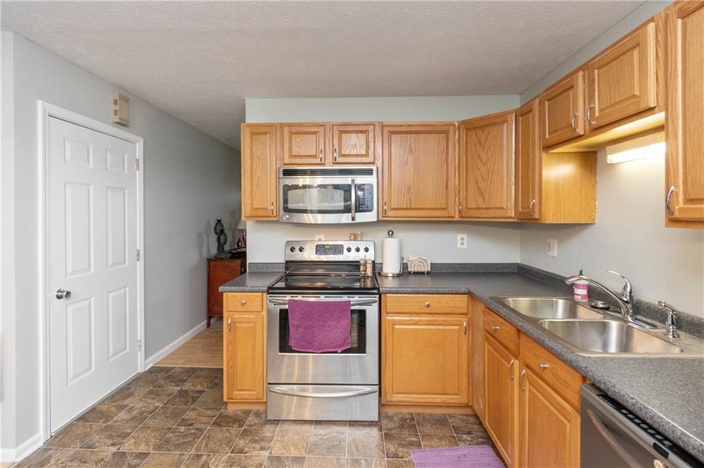 335 North Raceway Road Indianapolis, IN 46234 - Photo 10 of 24 Gallery Image 10