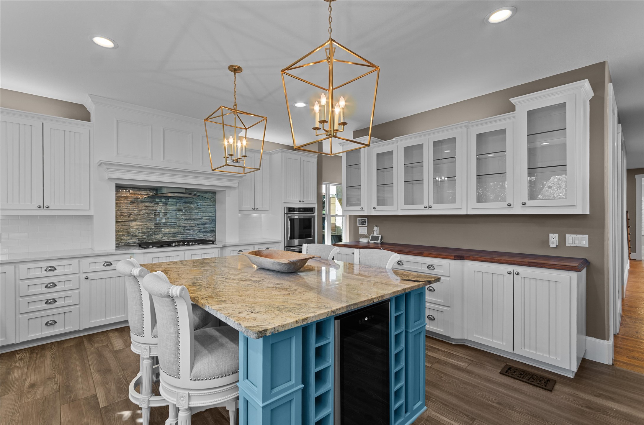913 South Ridge Road Salado, TX 76571 - Photo 11 of 40 Tons of custom cabinets, double ovens