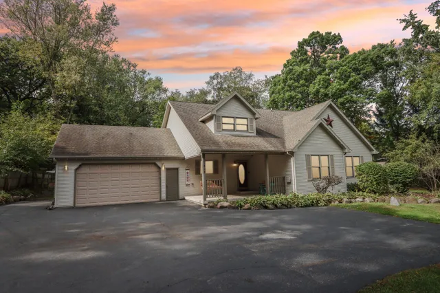 $599,900 | 11808 336th Avenue, Randall, WI 53181