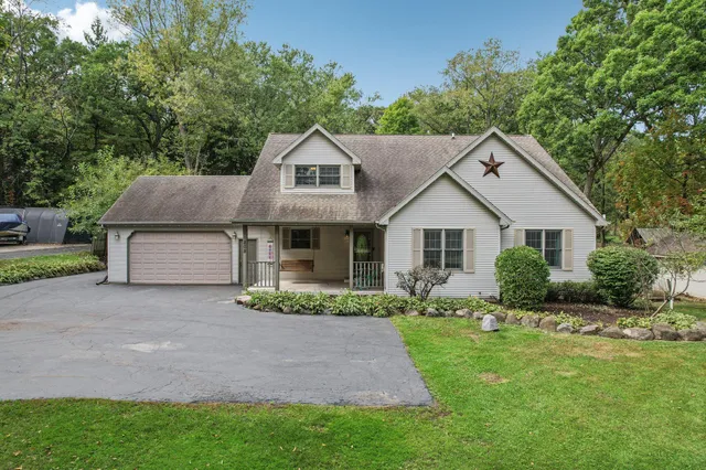 $599,900 | 11808 336th Avenue, Randall, WI 53181