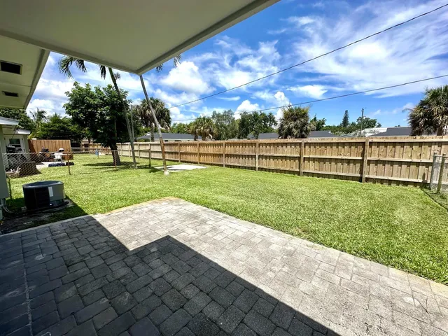 $2,150 | 3531 Burma Court, Palm Beach Gardens, FL 33403