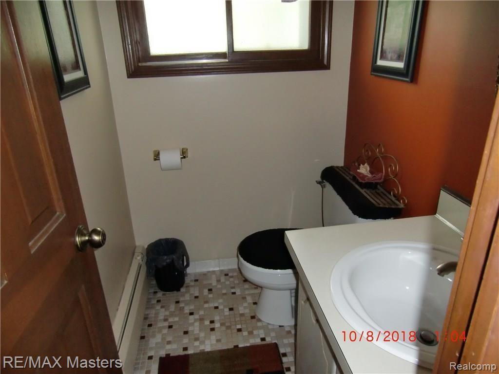 28525 Brandes Road Flat Rock, MI 48134 - Photo 8 of 29 CIMG3955.JPG