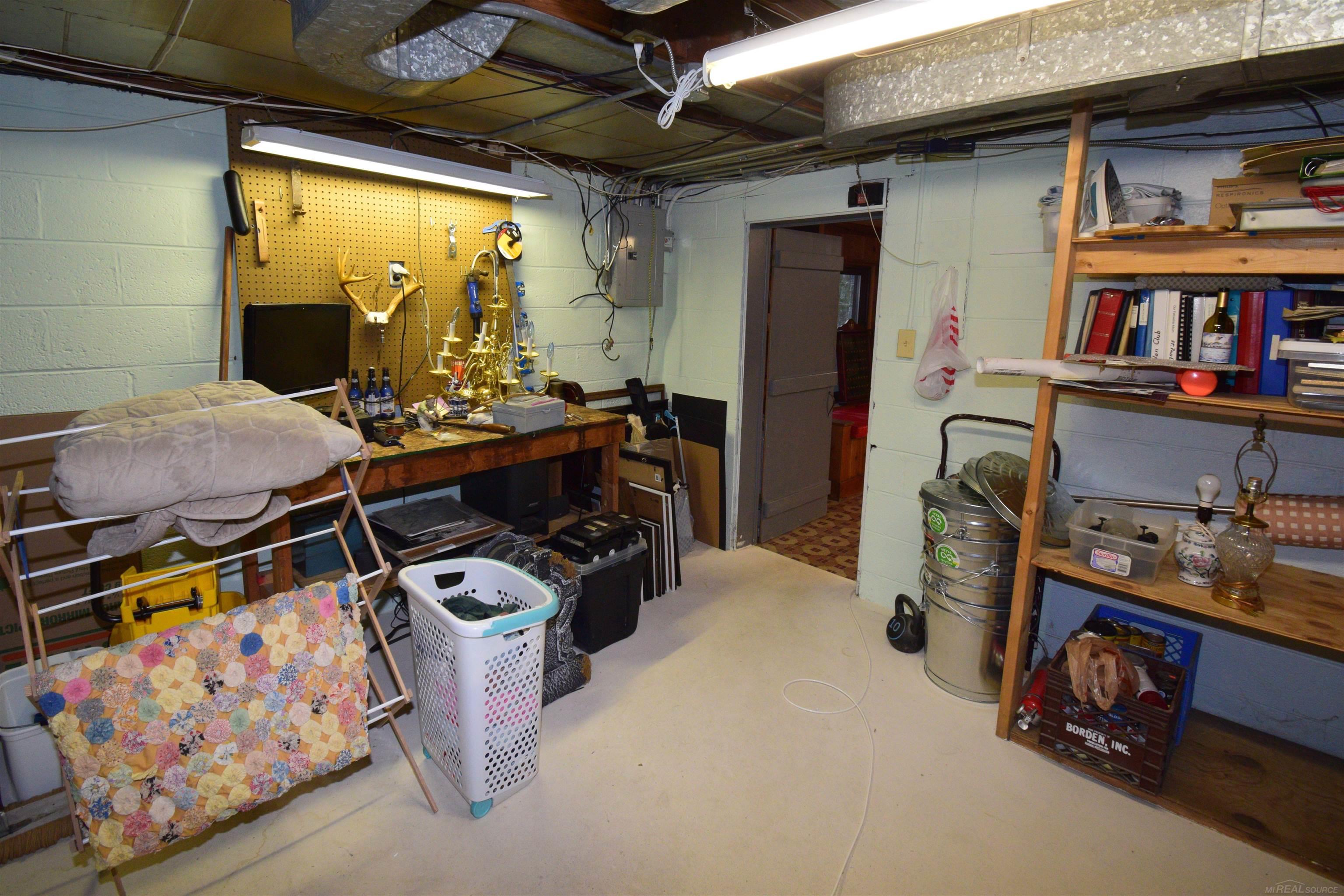 855 Harcourt Road Grosse Pointe, MI 48230 - Photo 54 of 68 50125193-53.JPG