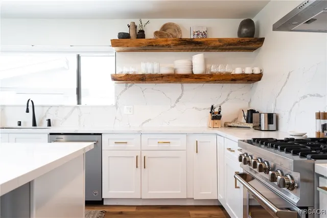 $985,000 | 955 Deer Trail Lane, Fawnskin, CA 92333