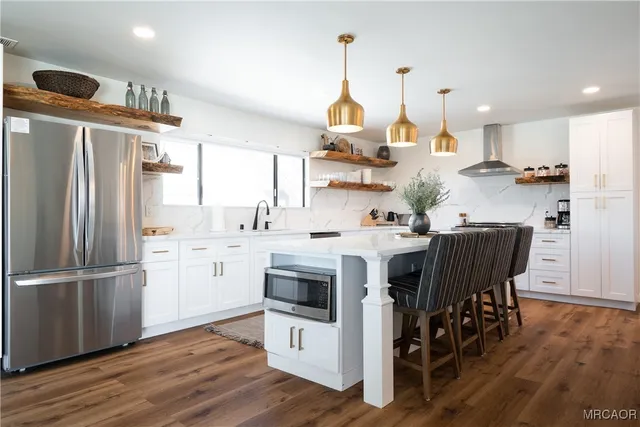 $985,000 | 955 Deer Trail Lane, Fawnskin, CA 92333