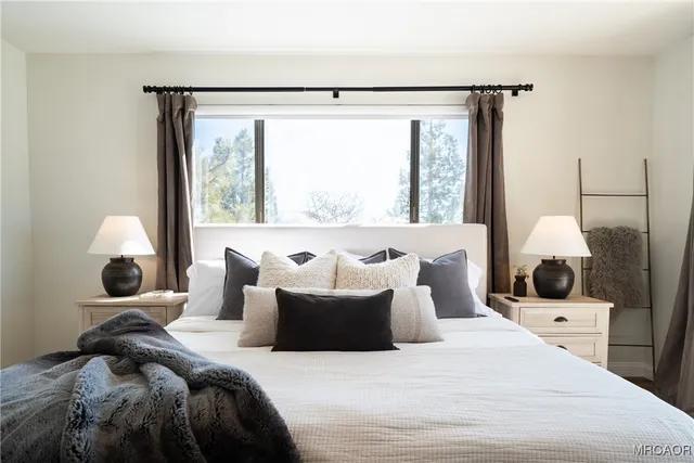 $985,000 | 955 Deer Trail Lane, Fawnskin, CA 92333